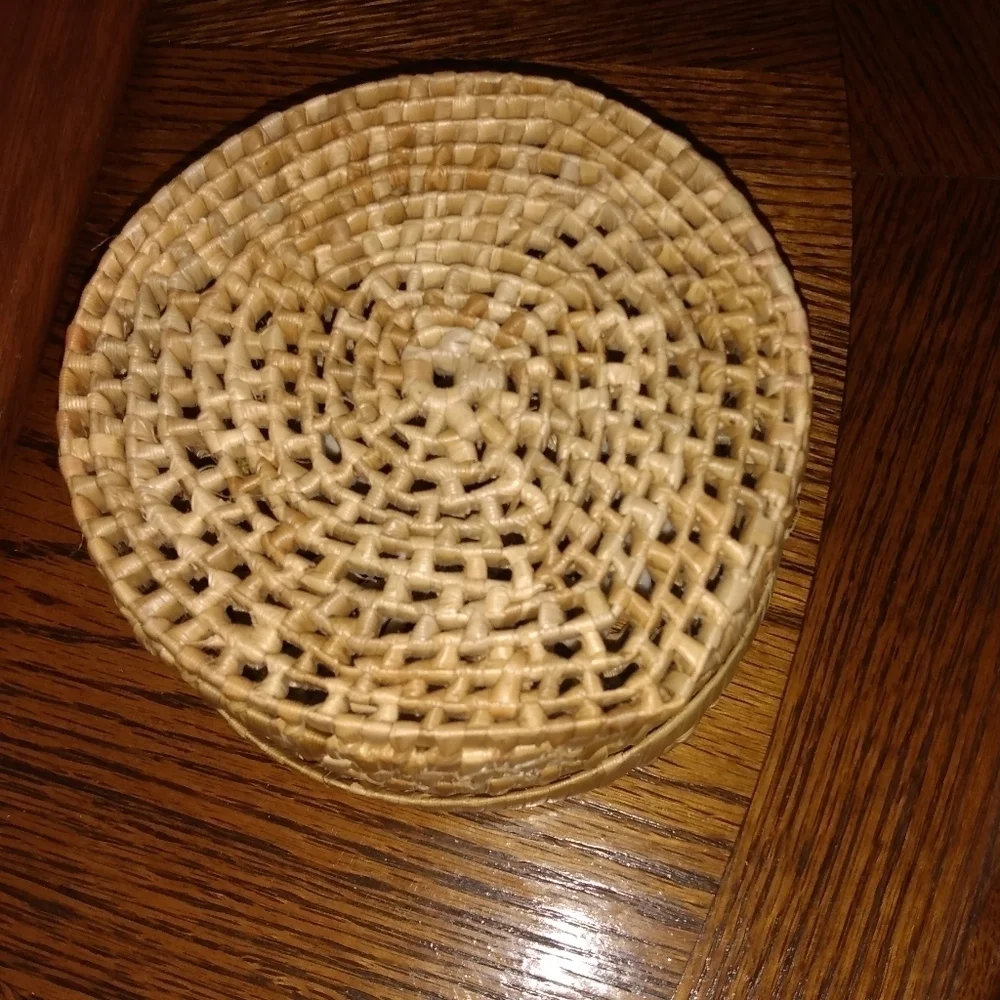 Vintage Wicker & Shells Box With Lid